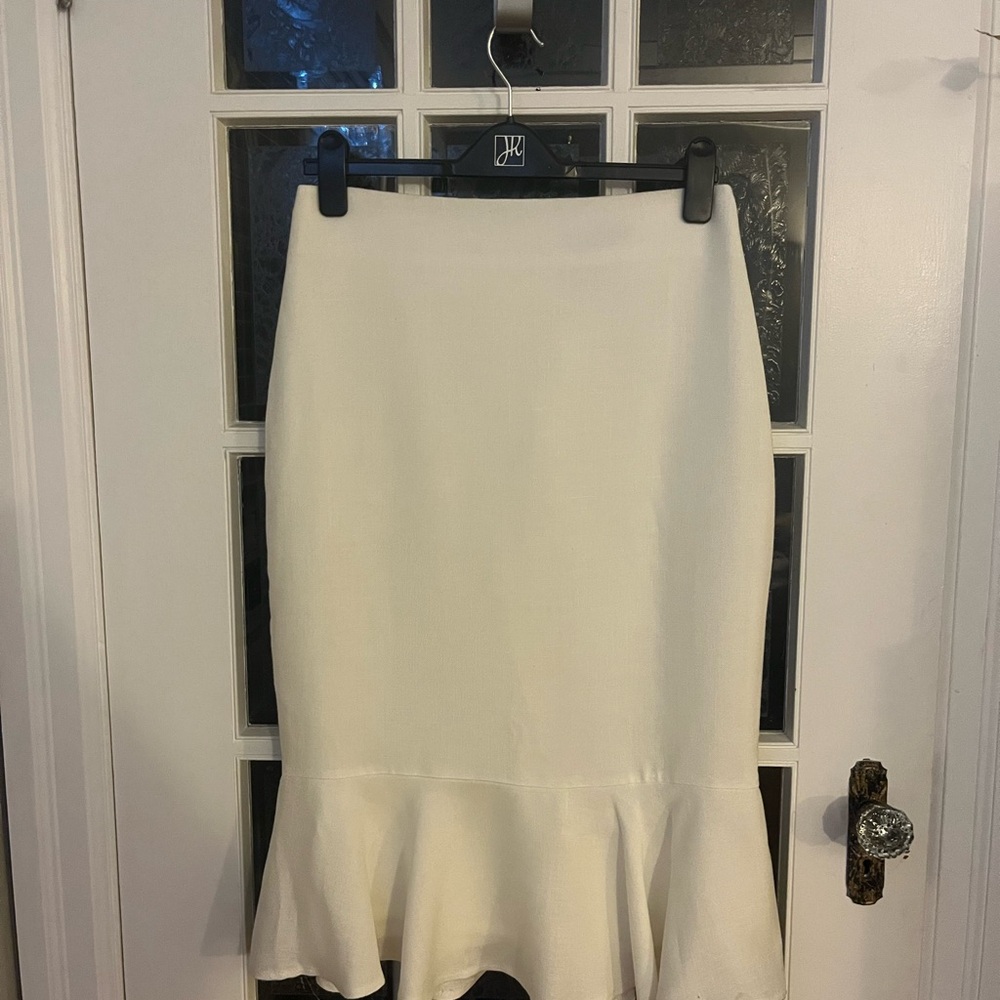 Louben White Ruffle Hem Pencil Skirt | Timeless Designer | Size 8